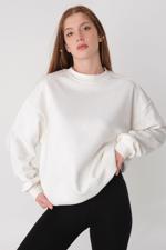 Beyaz Bisiklet Yaka Şardonlu Basic Sweatshirt