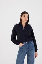 Lacivert Yakası Fermuarlı Şardonlu Sweatshirt