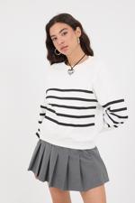 Lacivert Bisiklet Yaka Şardonlu Çizgili Sweatshirt