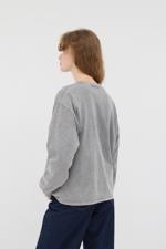 Gri Bisiklet Yaka Soluk Efektli Basic Sweatshirt