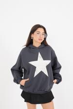 Siyah Yıldız Baskılı Kapüşonlu Şardonlu Sweatshirt