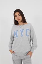 Gri Kayık Yaka NYC Yazılı Sweatshirt