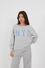 Gri Kayık Yaka NYC Yazılı Sweatshirt