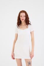 Beyaz Sırtı Çapraz İp Bağlamalı Mini Elbise