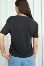 Siyah V Yaka Kısa Kollu T-shirt