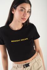 Siyah MIDNIGHT ESCAPE Yazılı Crop T-Shirt