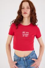 Kırmızı Are You Lucking At Me? Yazılı Crop T-Shirt