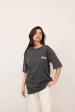 Gri Soluk Efektli Sırtı Baskılı Oversize T-Shirt