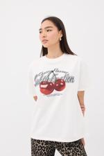 Beyaz Cherry Flavour Baskılı Bisiklet Yaka T-Shirt
