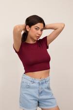 Bordo Harfli Kalp İşlemeli Crop T-shirt