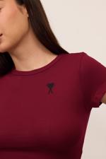 Bordo Harfli Kalp İşlemeli Crop T-shirt