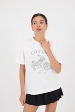 Beyaz CITY GIRL Yazılı Kısa Kollu T-Shirt