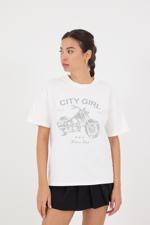 Beyaz CITY GIRL Yazılı Kısa Kollu T-Shirt