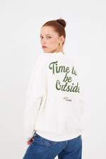 Beyaz Sırtı TİME TO BE OUTSİDE Yazılı Şardonlu Sweatshirt