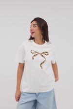 Beyaz Bisiklet Yaka Leopar Fiyonklu T-Shirt