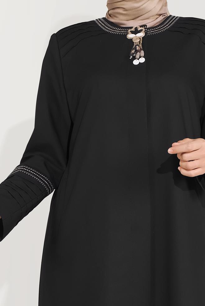 Female black TOPCOAT WITH BROOCH 10233 