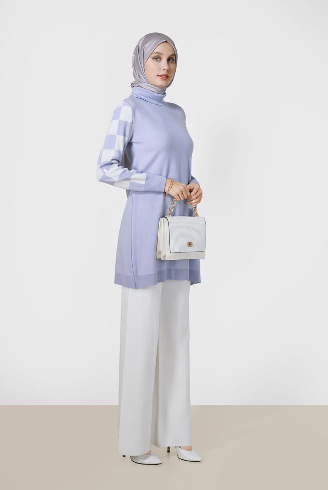 Female  Cheerful Style