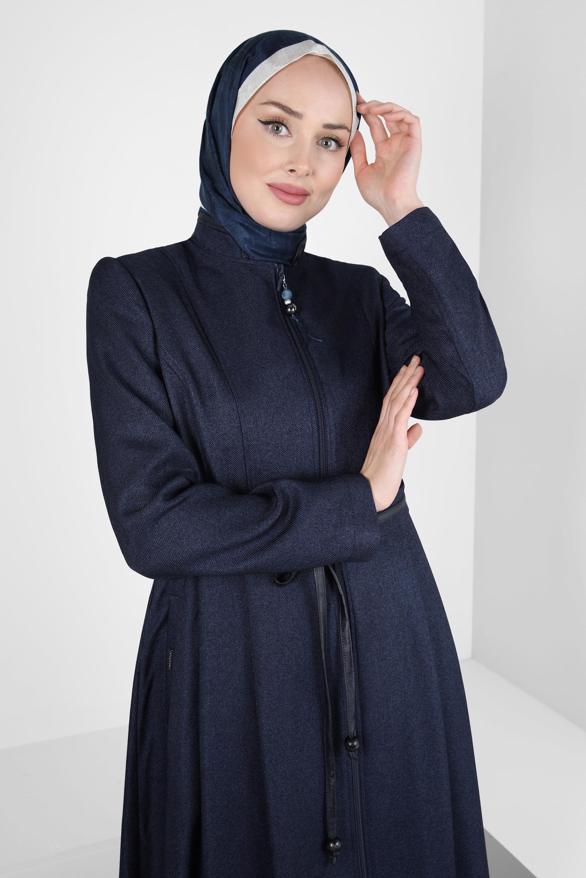 Hijab-Kleidung NAVY BLAU MANTEL MIT GÜRTEL 10828