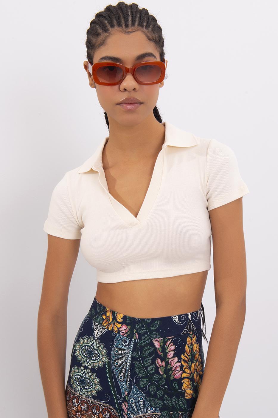 Bayan Bej V Kesim Kısa Kol Polo Yaka Crop Body