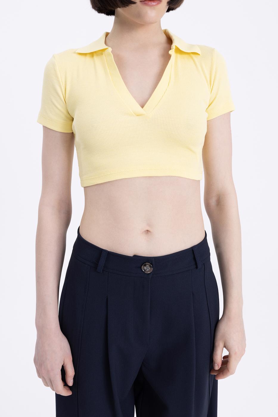Bayan Sarı V Kesim Kısa Kol Polo Yaka Crop Body