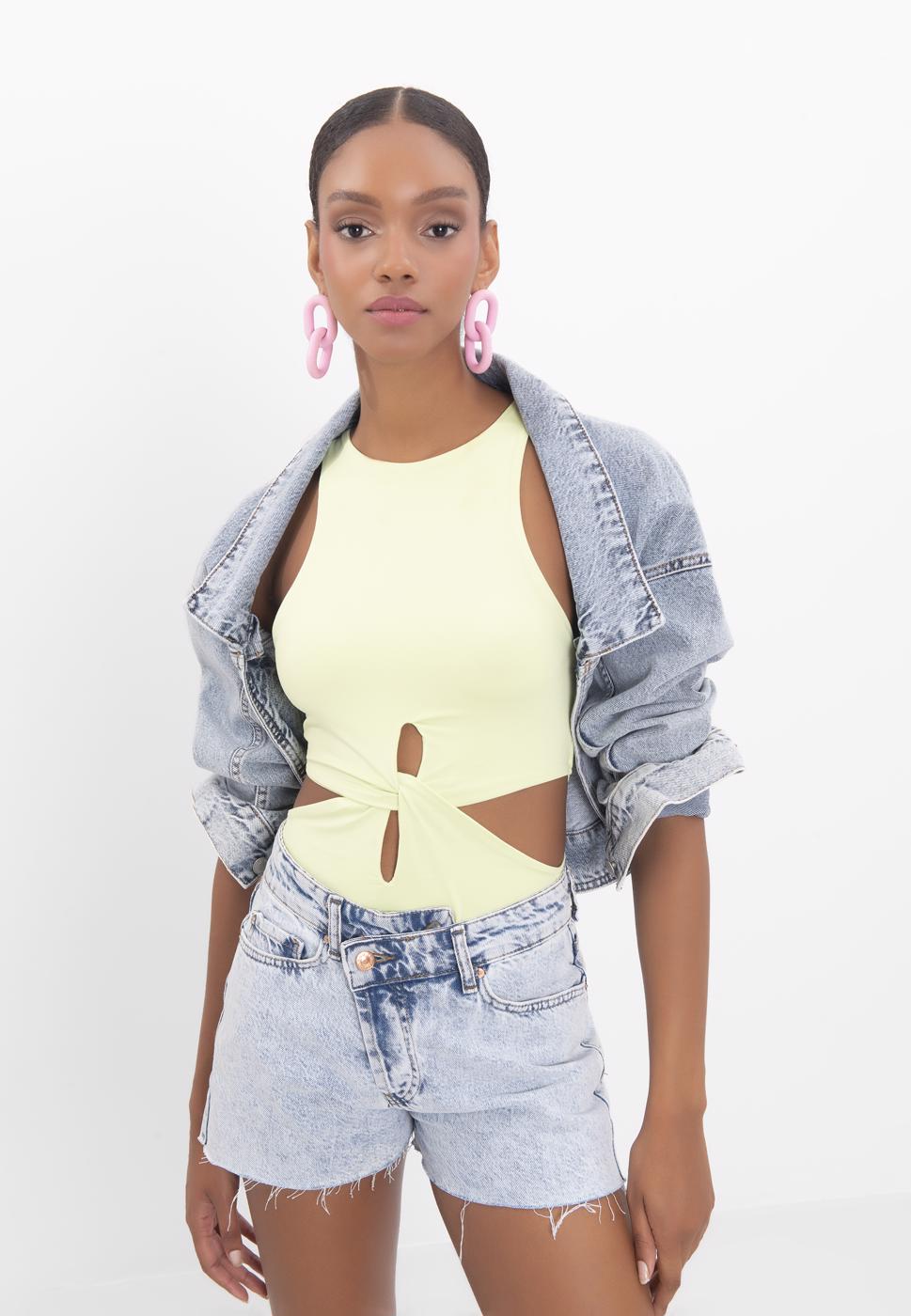 Bayan Mavi Asimetrik Palet Detaylı Mini Denim Şort