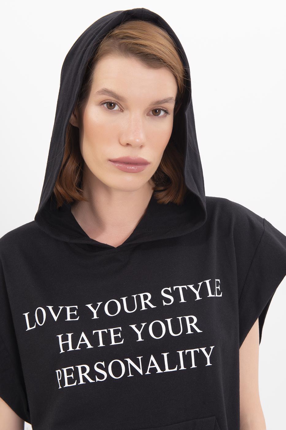 Bayan Siyah Kapüşonlu Baskı Detaylı Tshirt
