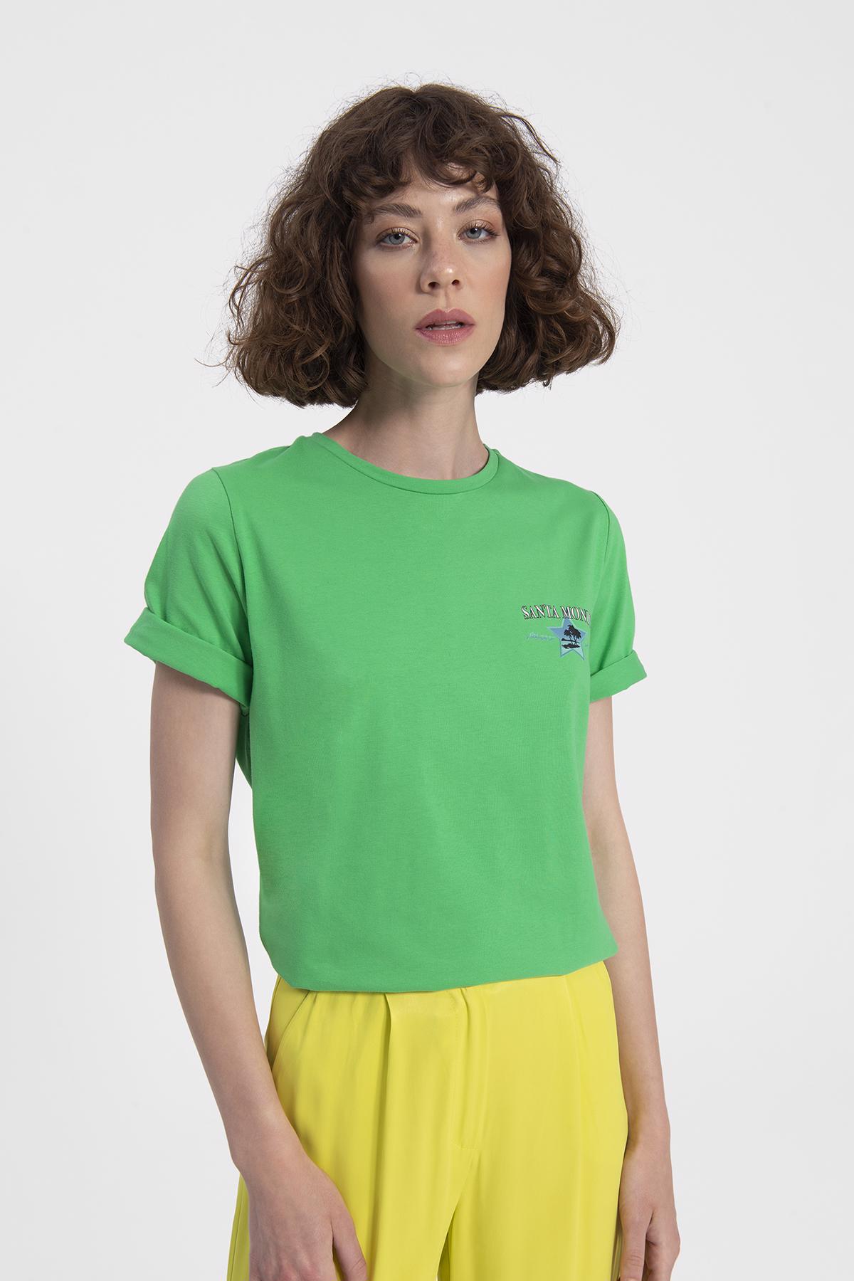 Bayan Yeşil Baskı Nakış Detaylı Basic Tshirt