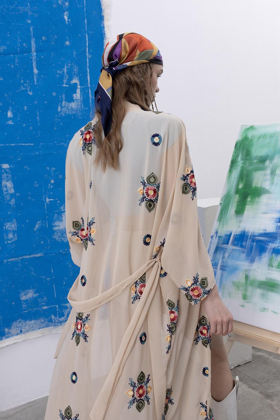 Bayan Bej Nakışlı Şifon Kimono