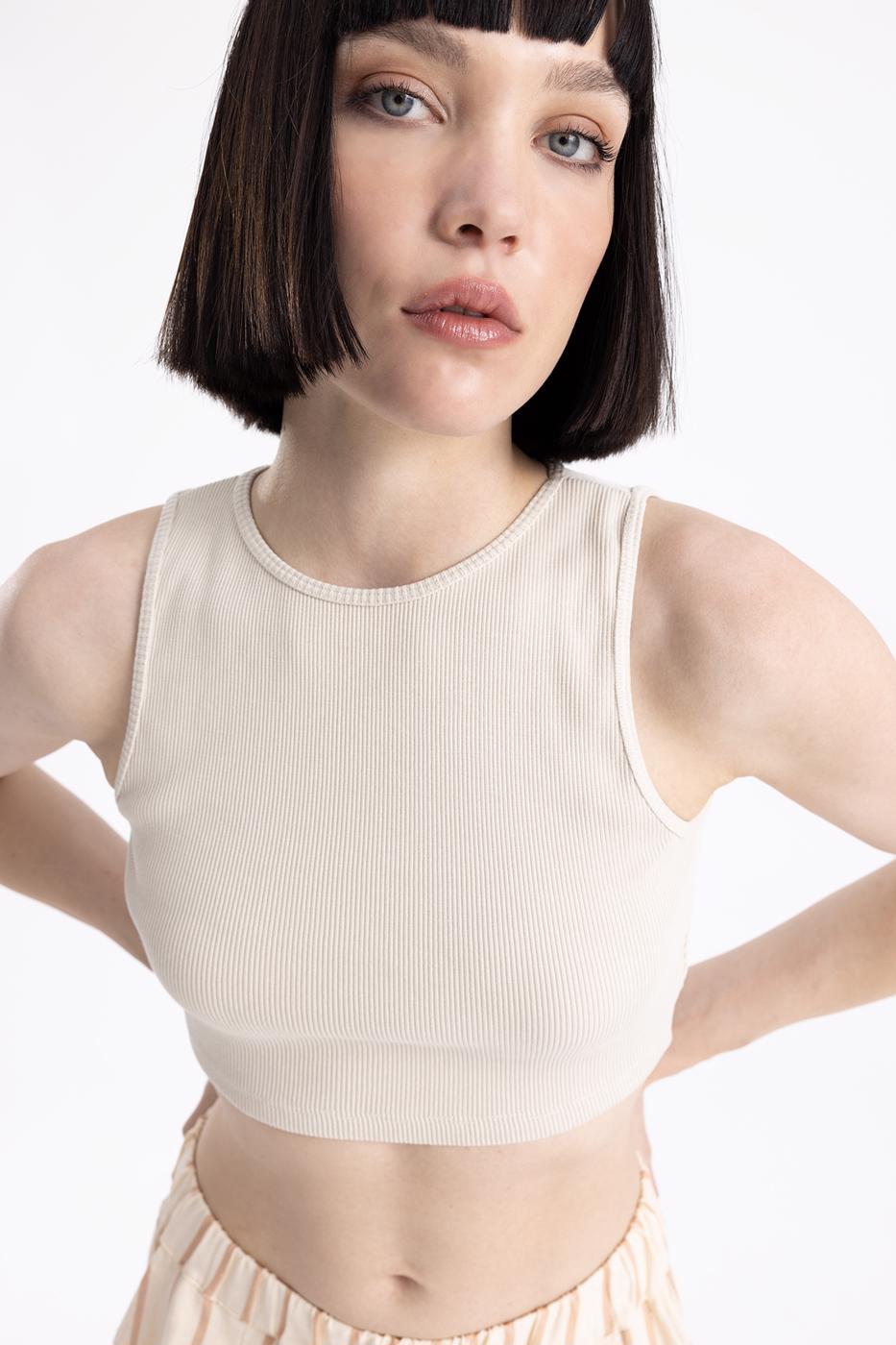 Bayan Bej Sırt Pencereli Crop Body