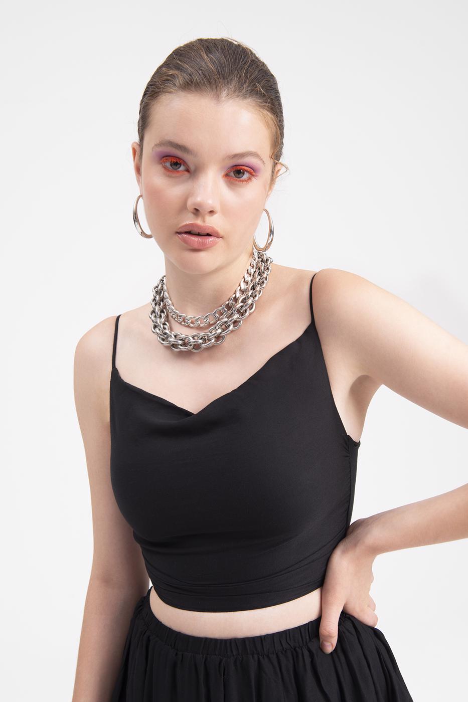 Bayan Siyah Degaje Yaka Askılı Crop Bluz