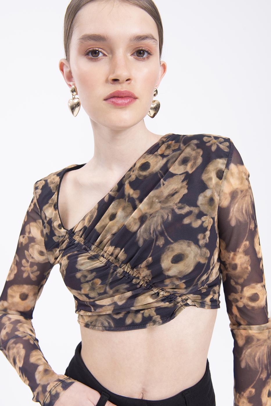 Bayan Siyah Asimetrik Yakalı Crop Top
