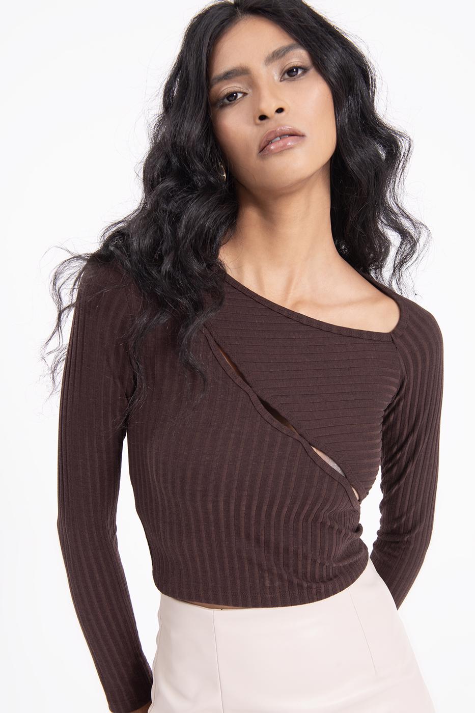 Bayan Kahverengi Asimetrik Yaka Detaylı Crop Top