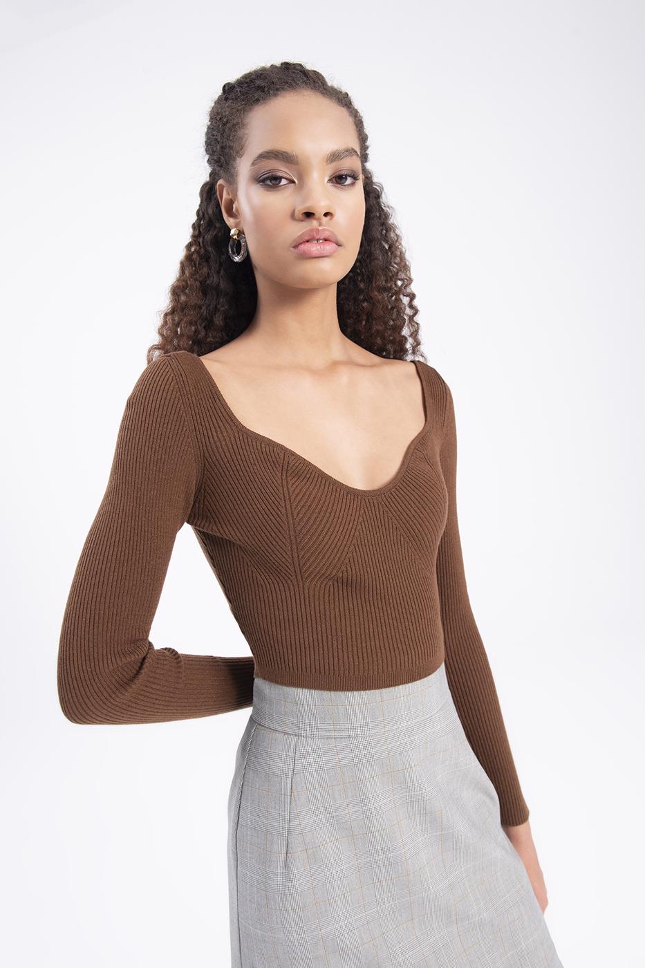 Bayan Kahverengi Göğüs Dekolteli Triko Crop Top