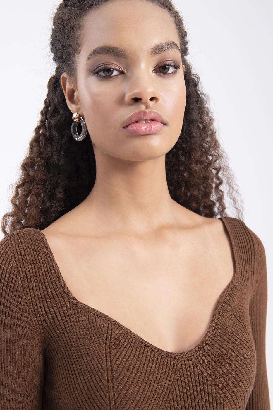 Bayan Kahverengi Göğüs Dekolteli Triko Crop Top