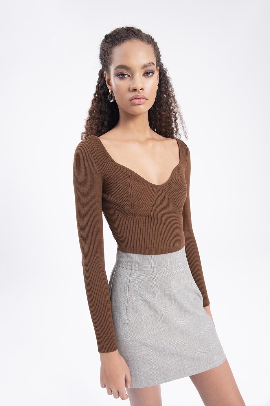 Bayan Kahverengi Göğüs Dekolteli Triko Crop Top