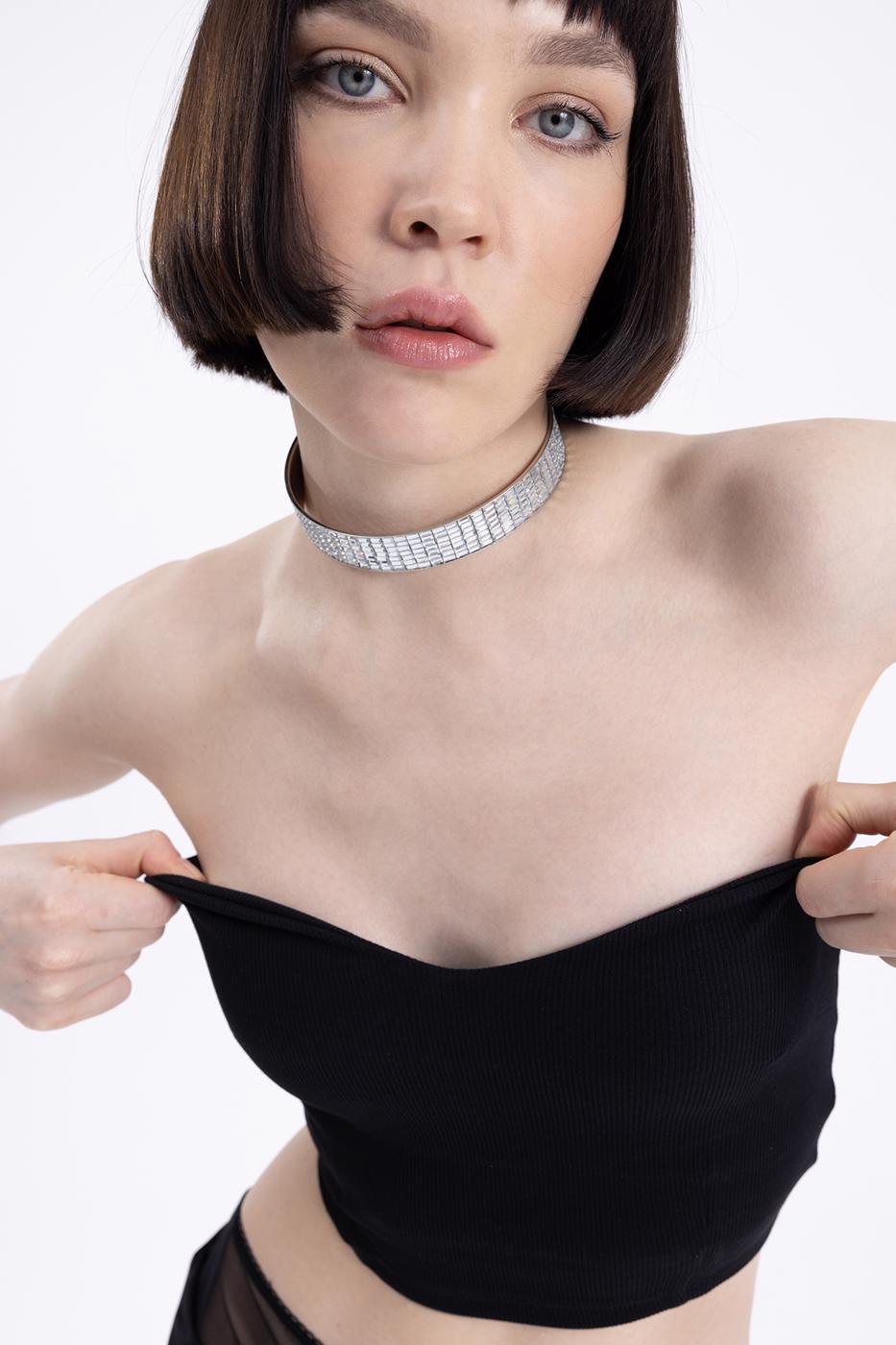 Bayan Siyah Straplez Crop Top
