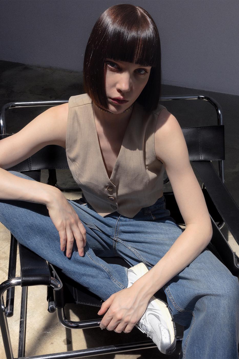 Bayan Bej Crop Fit Yelek