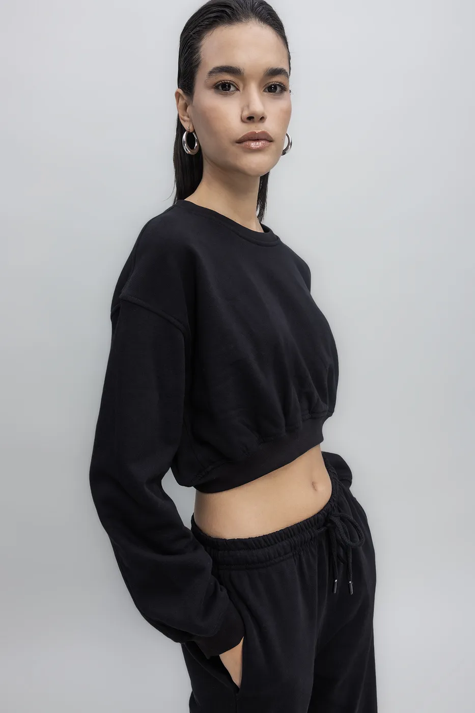 Bayan Siyah Crop Sweatshirt