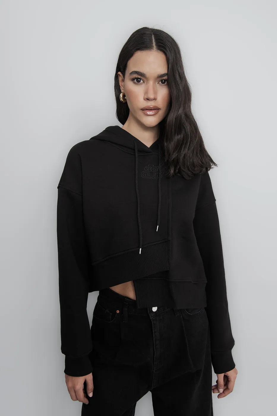 Bayan Siyah Kapüşonlu Nakış Detaylı Şardonlu Sweatshirt