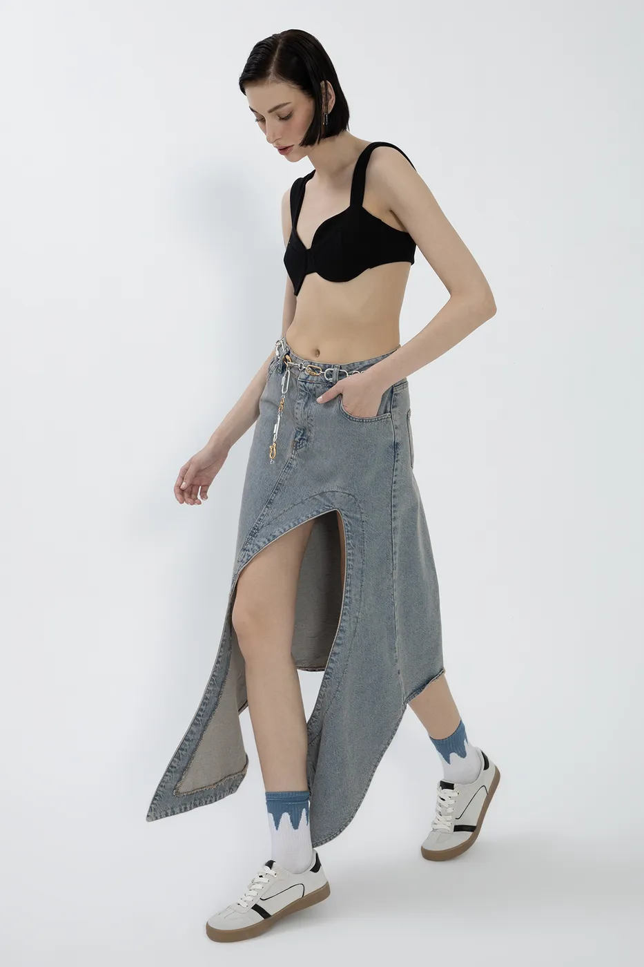 Bayan Mavi Derin Asimetrik Yırtmaçlı Denim Midi Etek