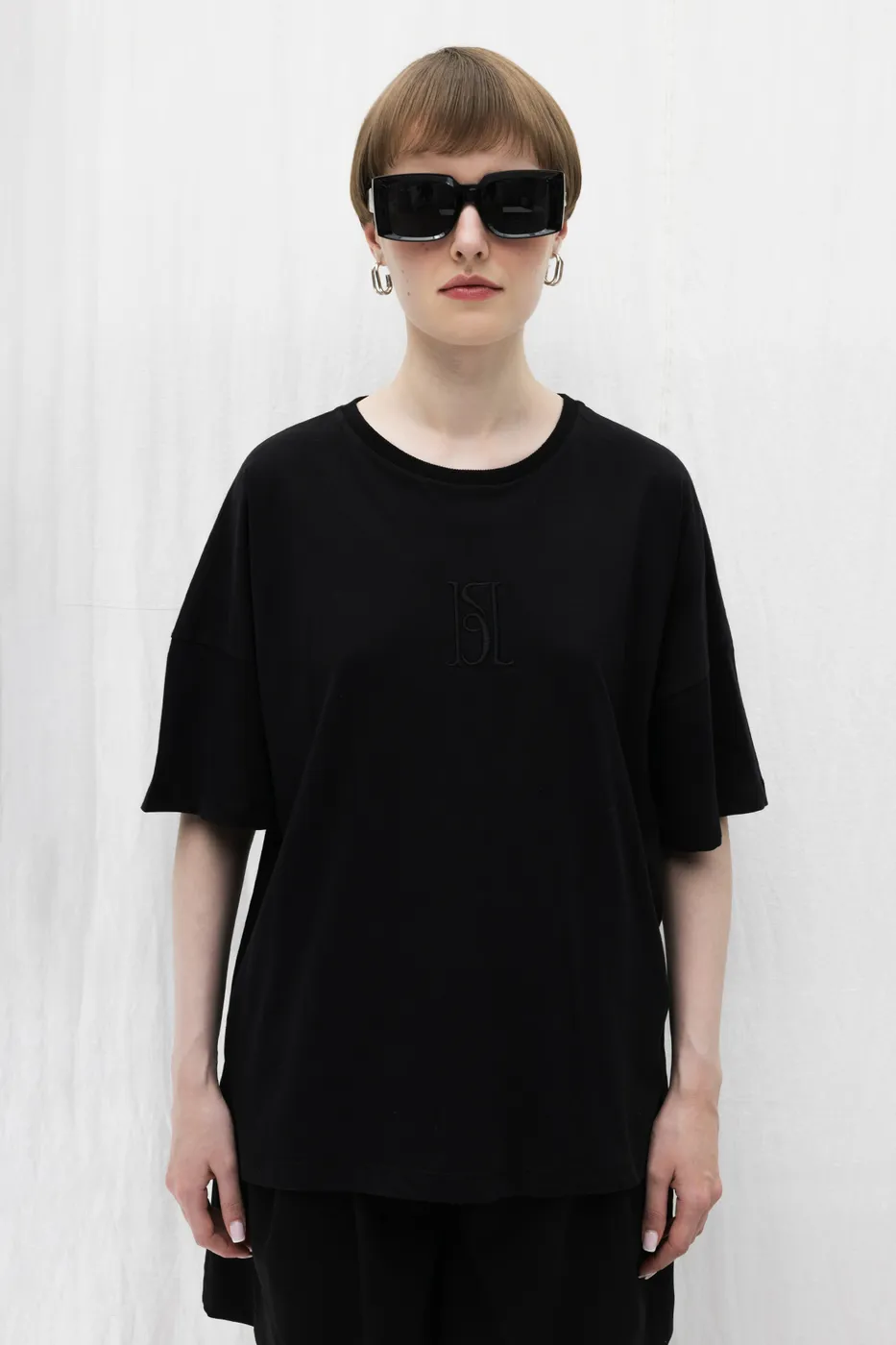 Bayan Siyah Nakışlı Basic Tshirt