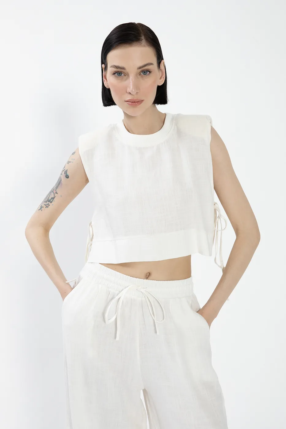 Bayan Beyaz %100 Keten Yandan Bağcıklı Crop Bluz