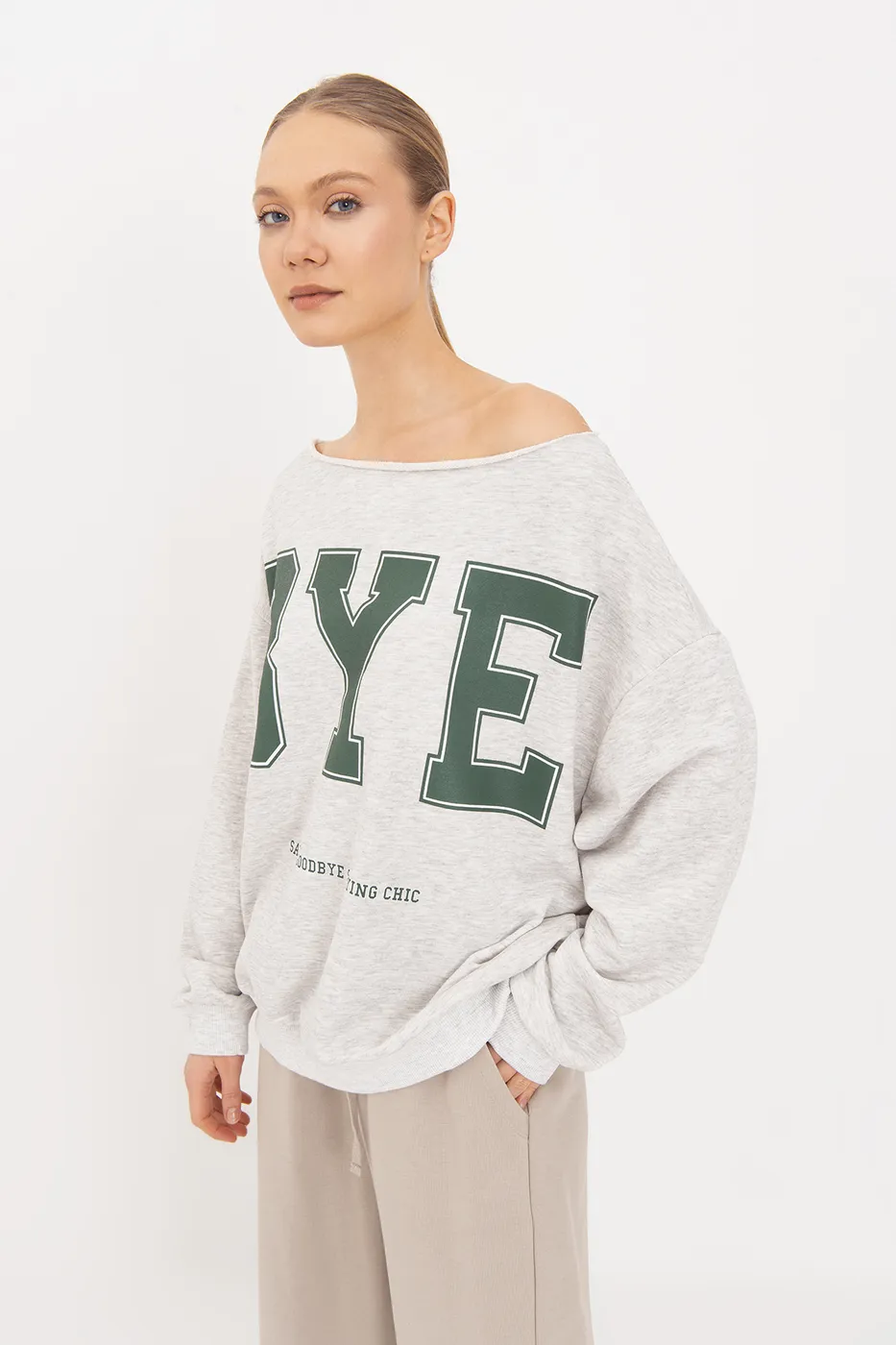 Bayan Gri Baskılı Kayık Yakalı Sweatshirt