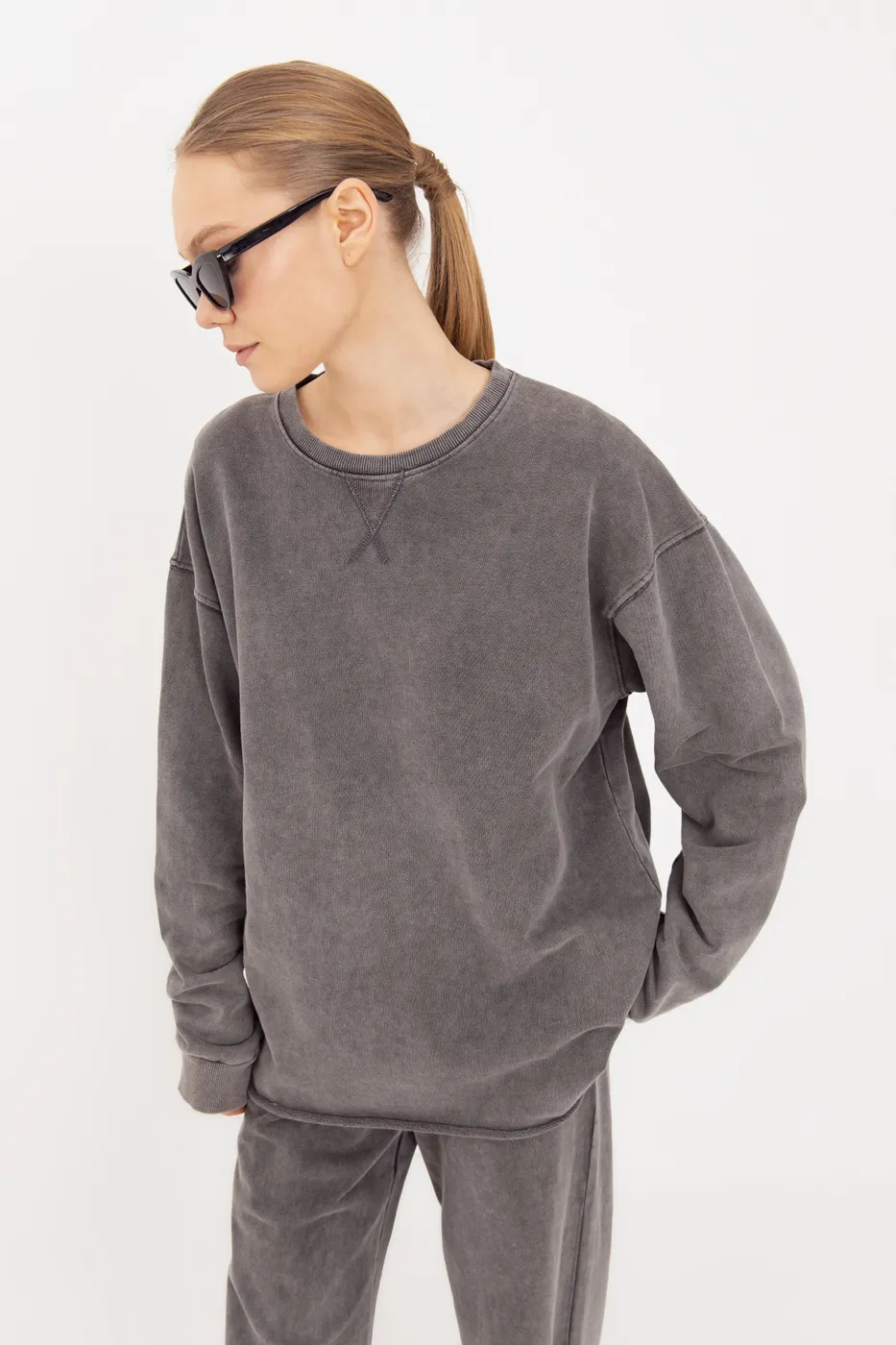 Bayan Antrasit Yıkamalı Baskılı Sweatshirt