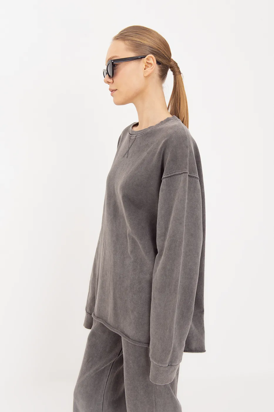 Bayan Antrasit Yıkamalı Baskılı Sweatshirt