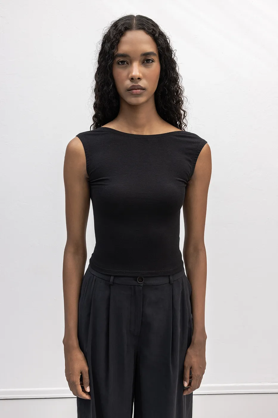 Bayan Siyah Sırt Dekolteli Crop Top