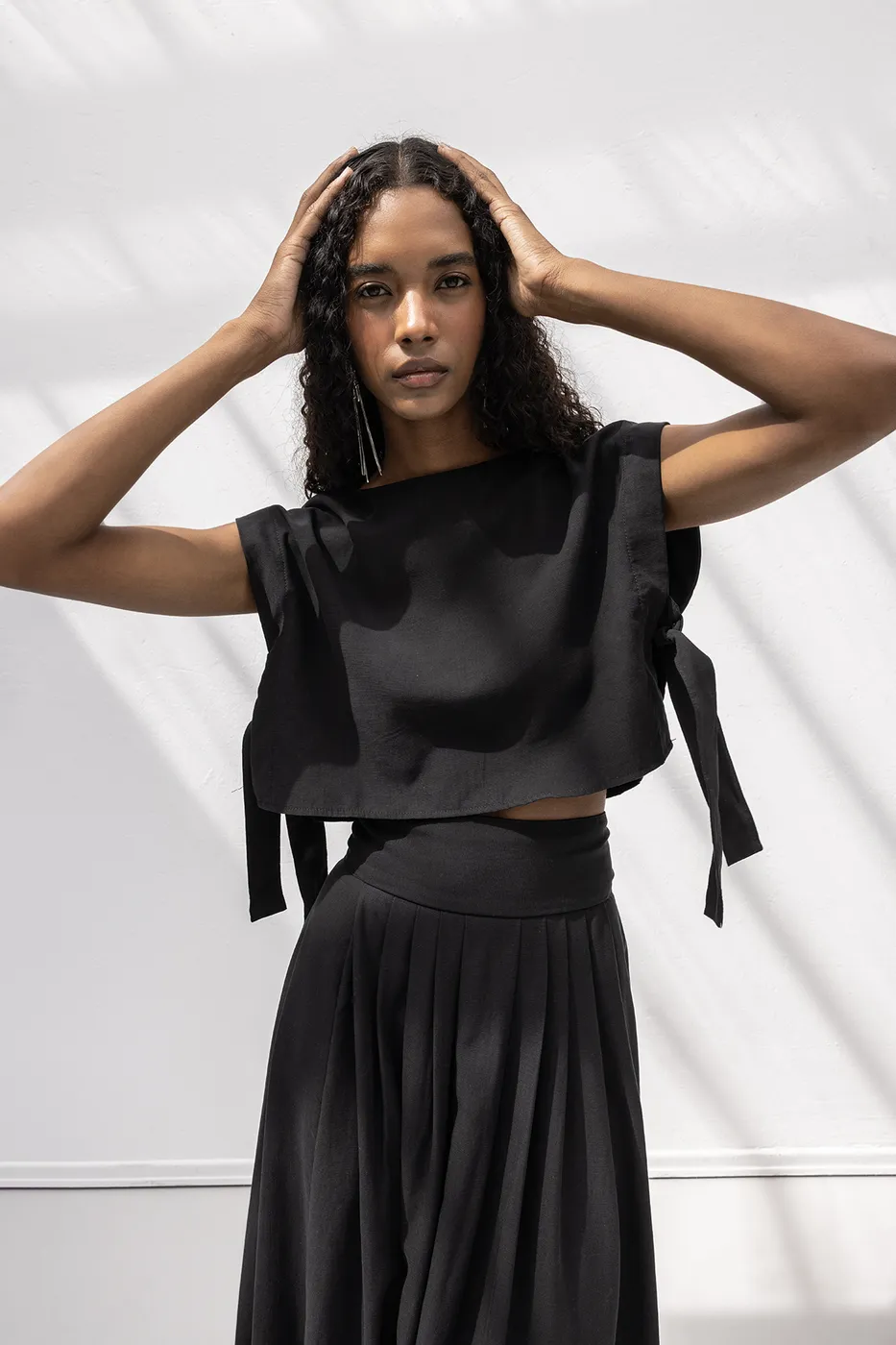 Bayan Siyah %100 Tencel Yan Bağlama Detaylı  Bluz