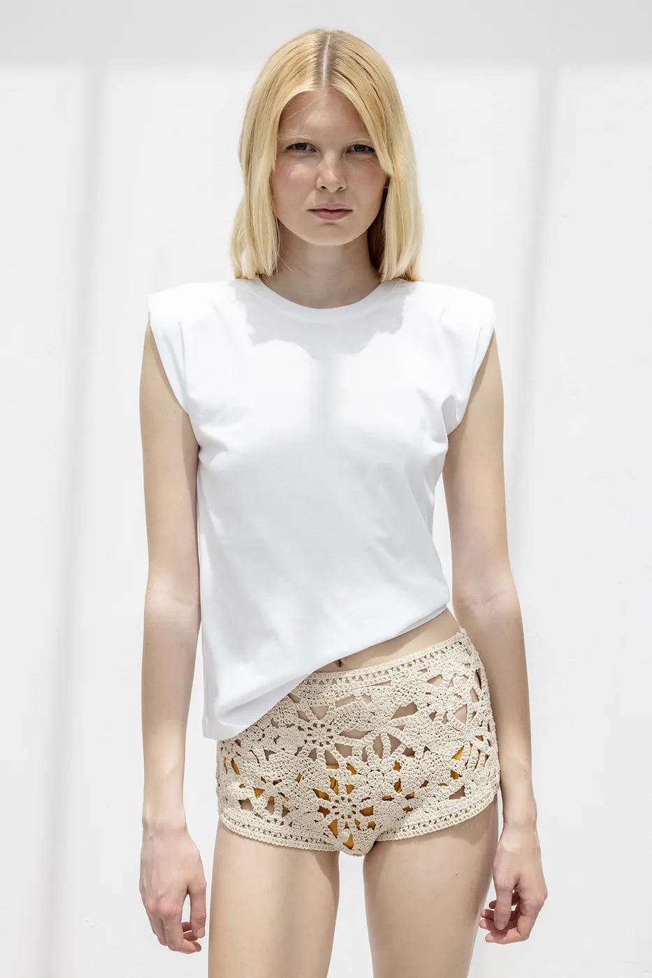 Bayan Beyaz Vatkalı Basic Tshirt