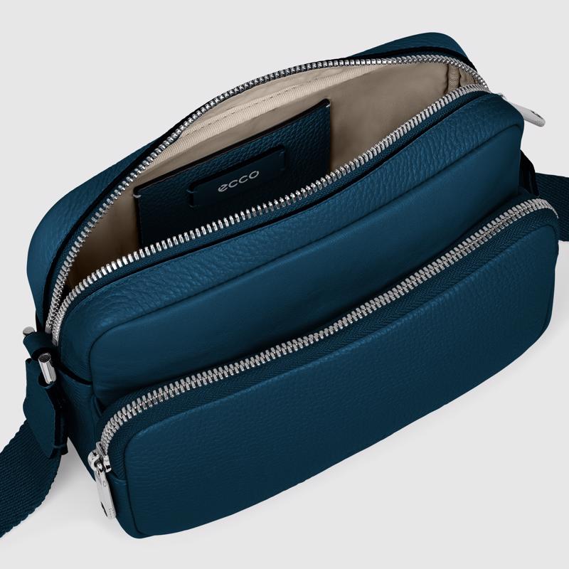 Arket best sale camera bag