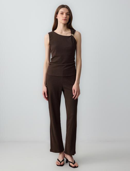 Asymmetric Collar Blouse Combination